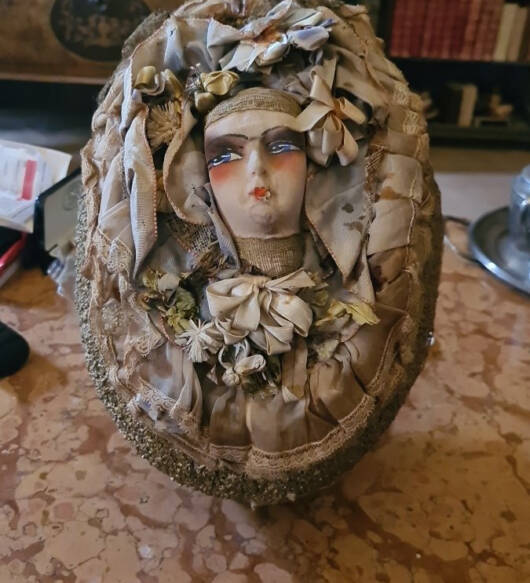 Grande uovo in cartone periodo déco