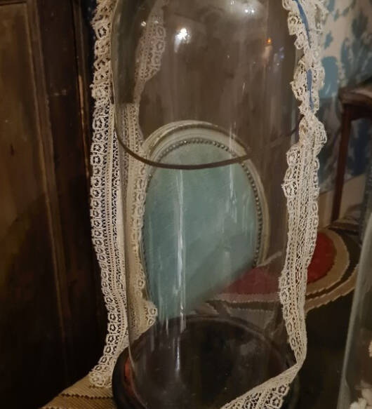 "Barbe" in pizzi e nastri